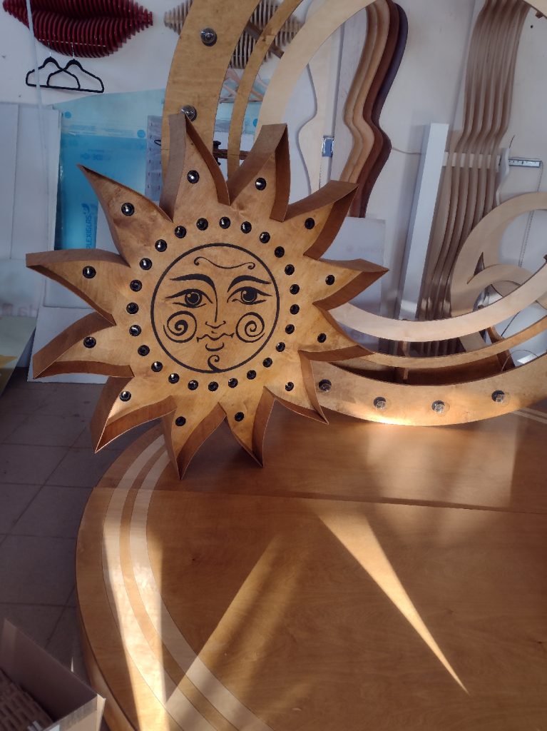 Dekoracja sceniczna  - Frezowanie CNC - www.serviceplast.pl