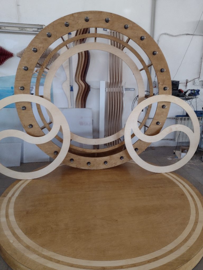 Dekoracja sceniczna  - Frezowanie CNC - www.serviceplast.pl