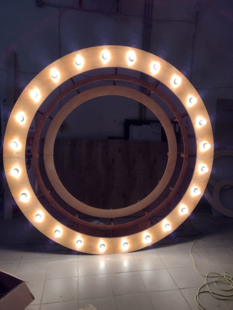 Dekoracja sceniczna  - Frezowanie CNC - www.serviceplast.pl