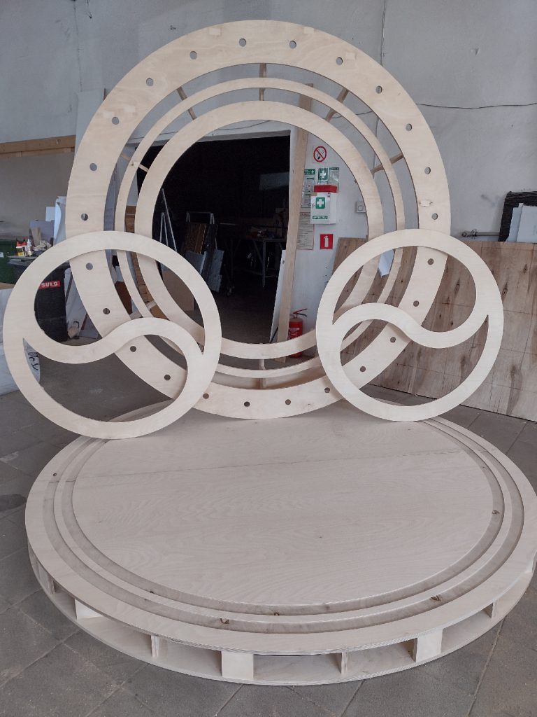 Dekoracja sceniczna  - Frezowanie CNC - www.serviceplast.pl