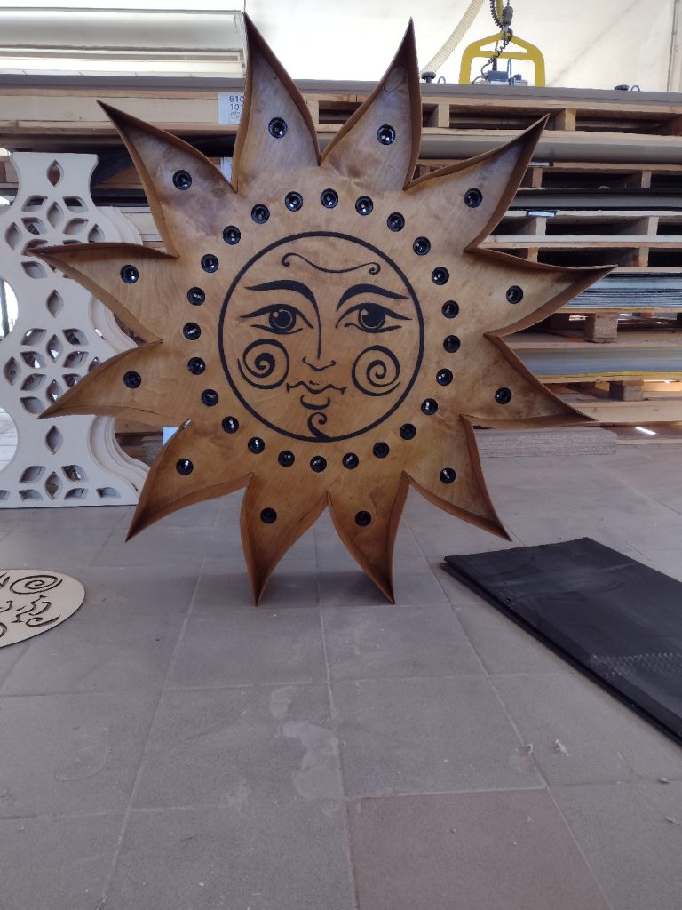 Dekoracja sceniczna  - Frezowanie CNC - www.serviceplast.pl