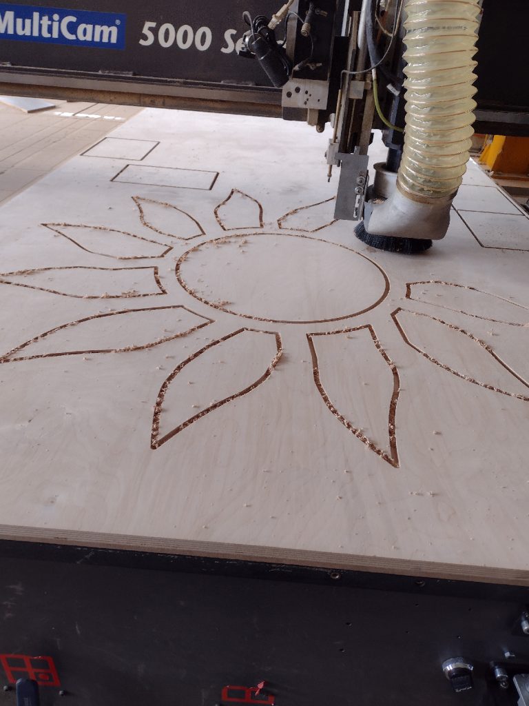 Dekoracja sceniczna  - Frezowanie CNC - www.serviceplast.pl