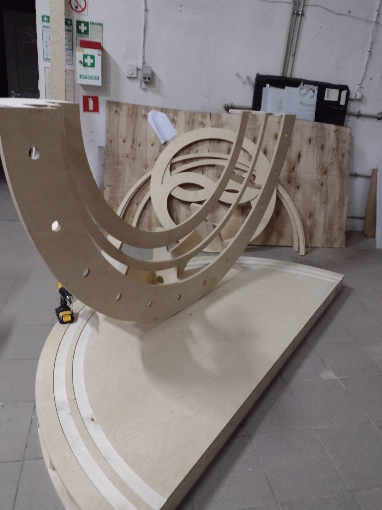 Dekoracja sceniczna  - Frezowanie CNC - www.serviceplast.pl