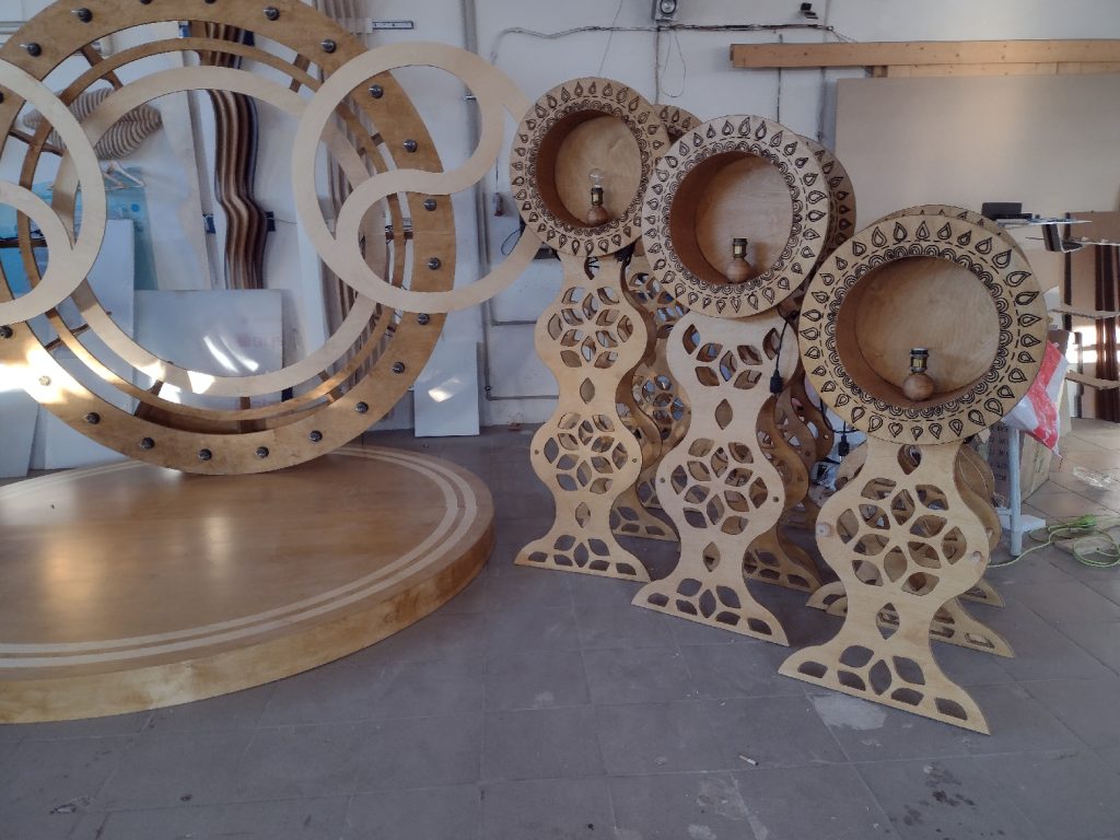 Dekoracja sceniczna  - Frezowanie CNC - www.serviceplast.pl