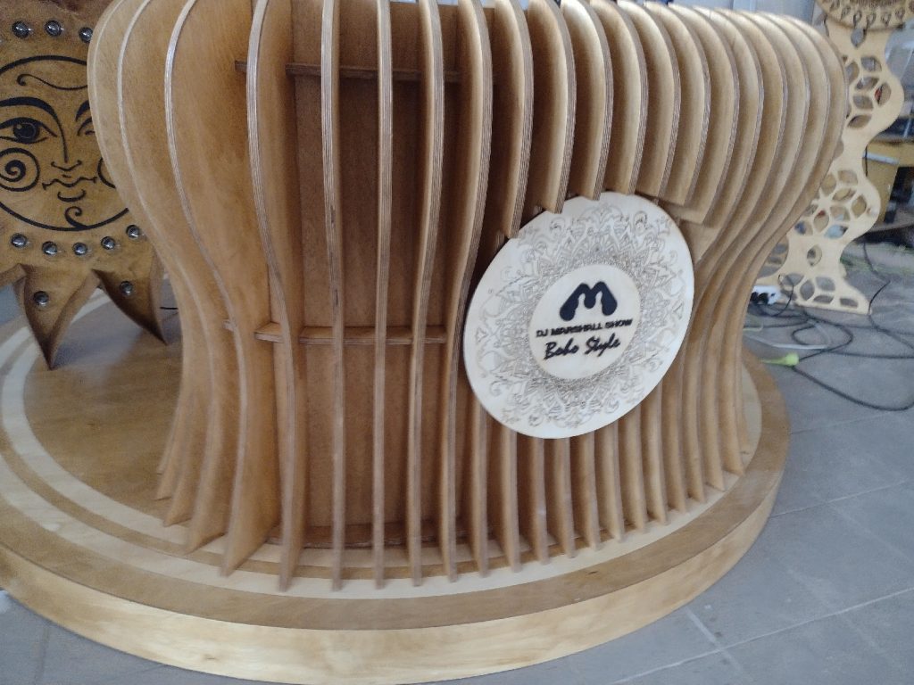 Dekoracja sceniczna  - Frezowanie CNC - www.serviceplast.pl