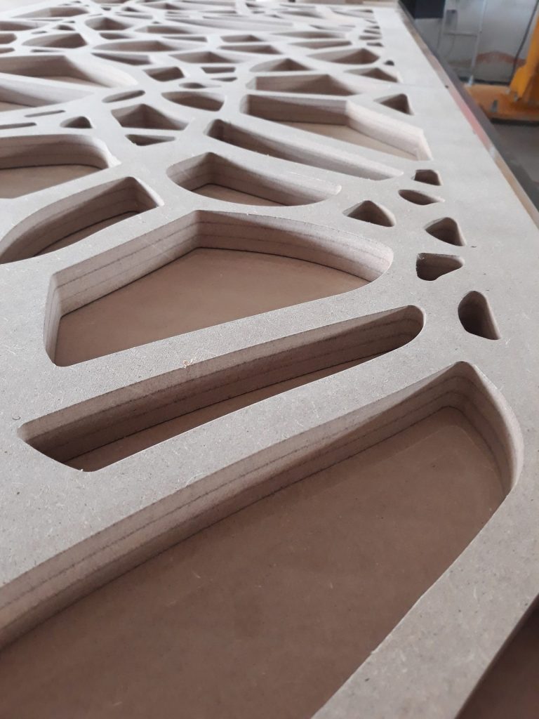 Frezowanie MDF panel ażurowy - Frezowanie CNC - www.serviceplast.pl