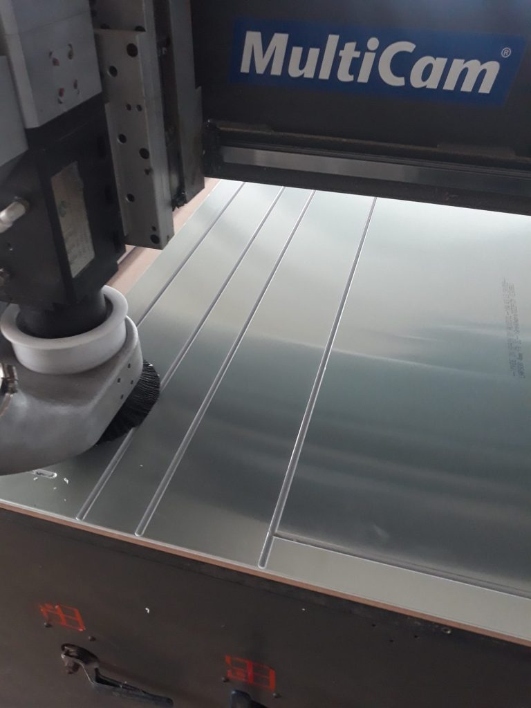 Frezowanie dibondu - Frezowanie CNC - www.serviceplast.pl