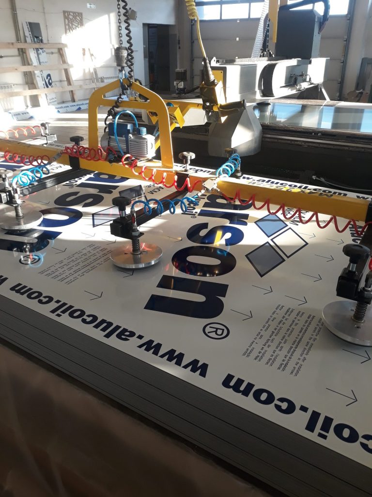 Frezowanie dibondu - Frezowanie CNC - www.serviceplast.pl