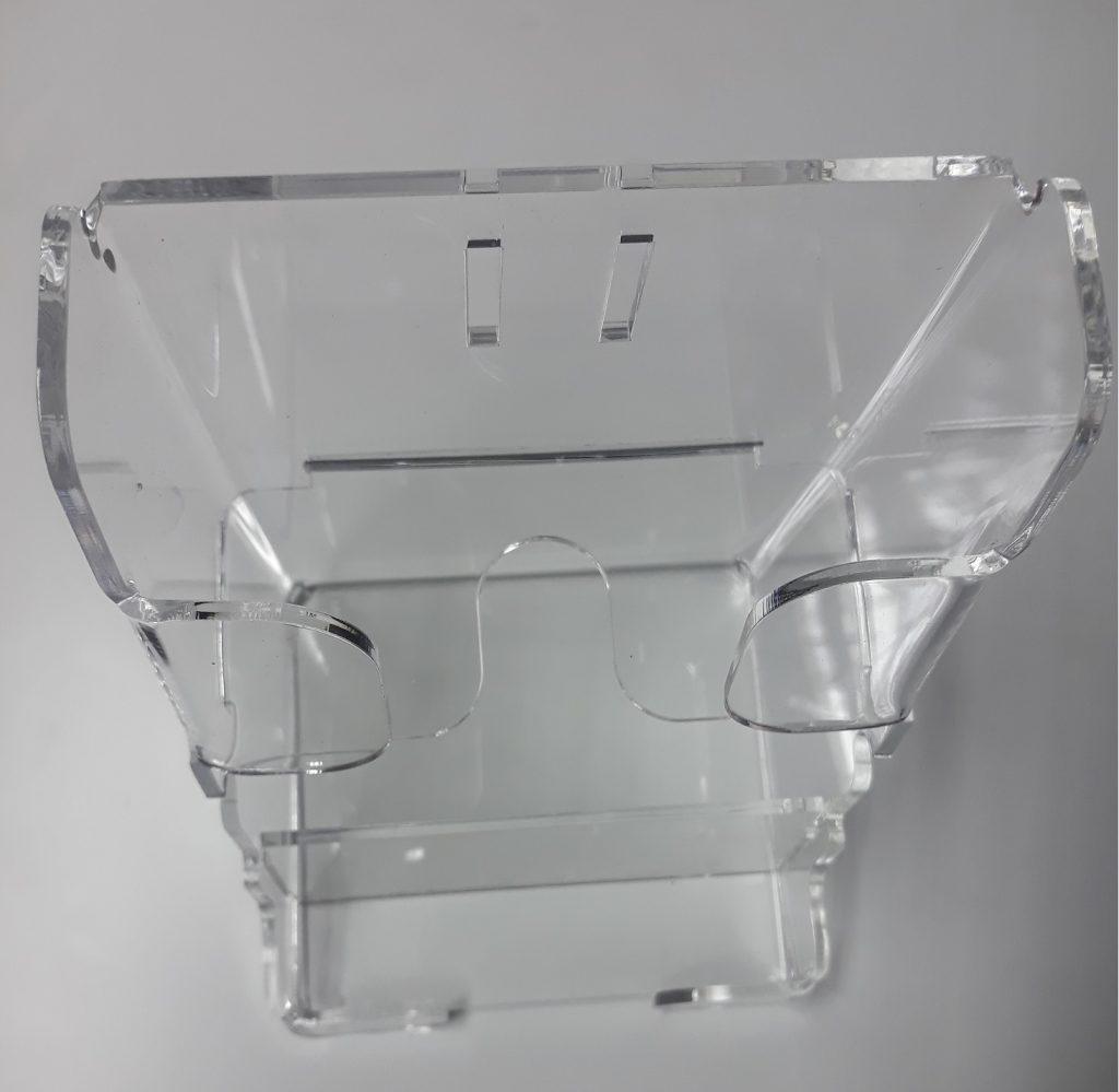 Gięty stojak z plexi - Service Plast - Cięcie laserem - Tworzywa sztuczne - www.serviceplast.pl 