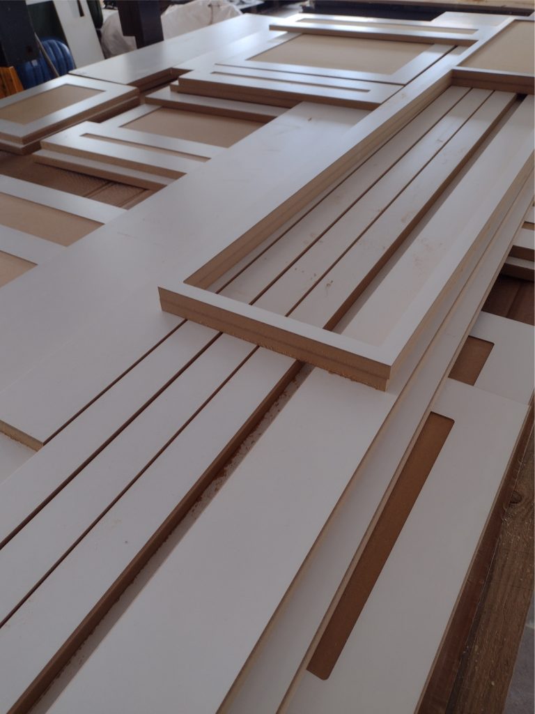 Frezowanie MDF fronty meblowe - Frezowanie CNC - www.serviceplast.pl