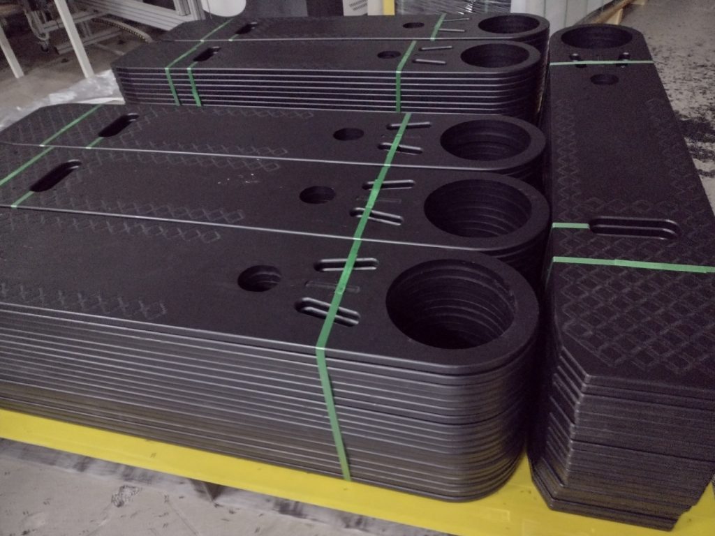 Frezowanie polietylenu PEHD - Frezowanie CNC - www.serviceplast.pl