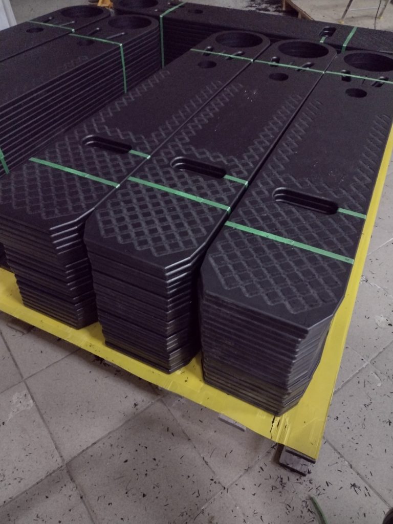 Frezowanie polietylenu PEHD - Frezowanie CNC - www.serviceplast.pl