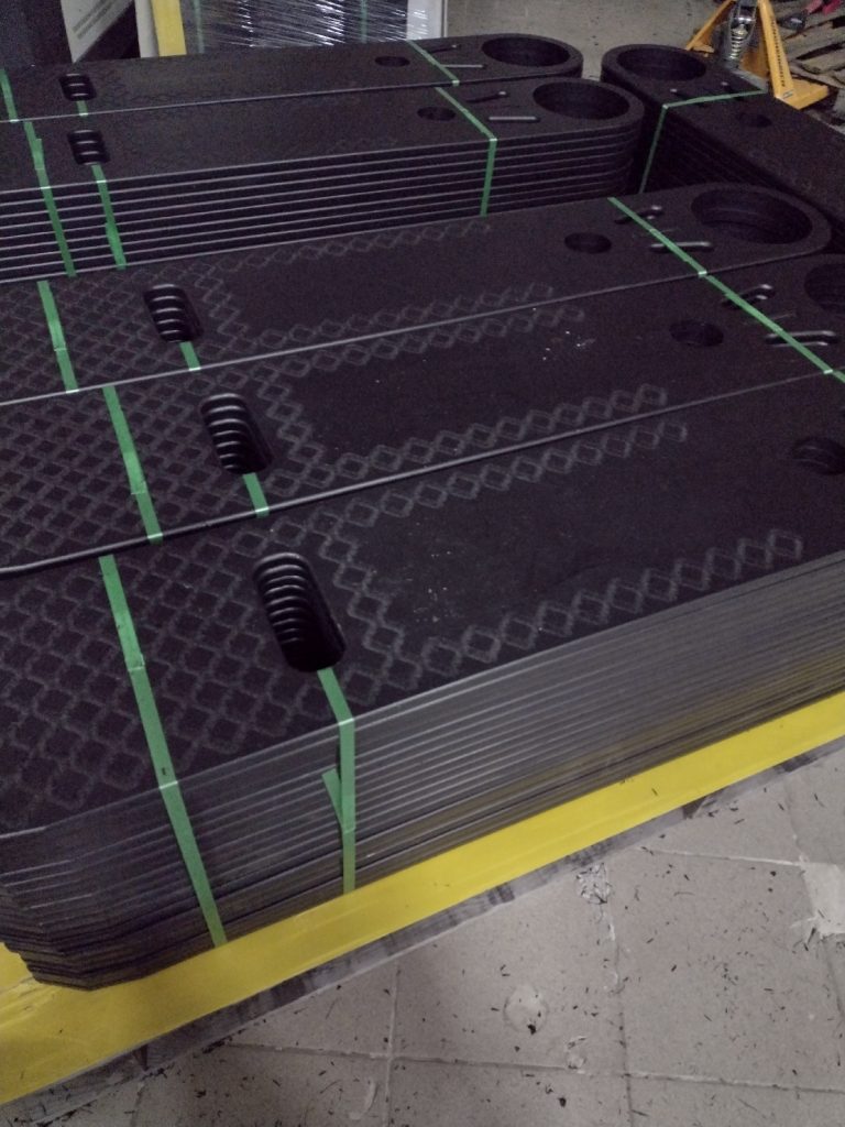 Frezowanie polietylenu PEHD - Frezowanie CNC - www.serviceplast.pl