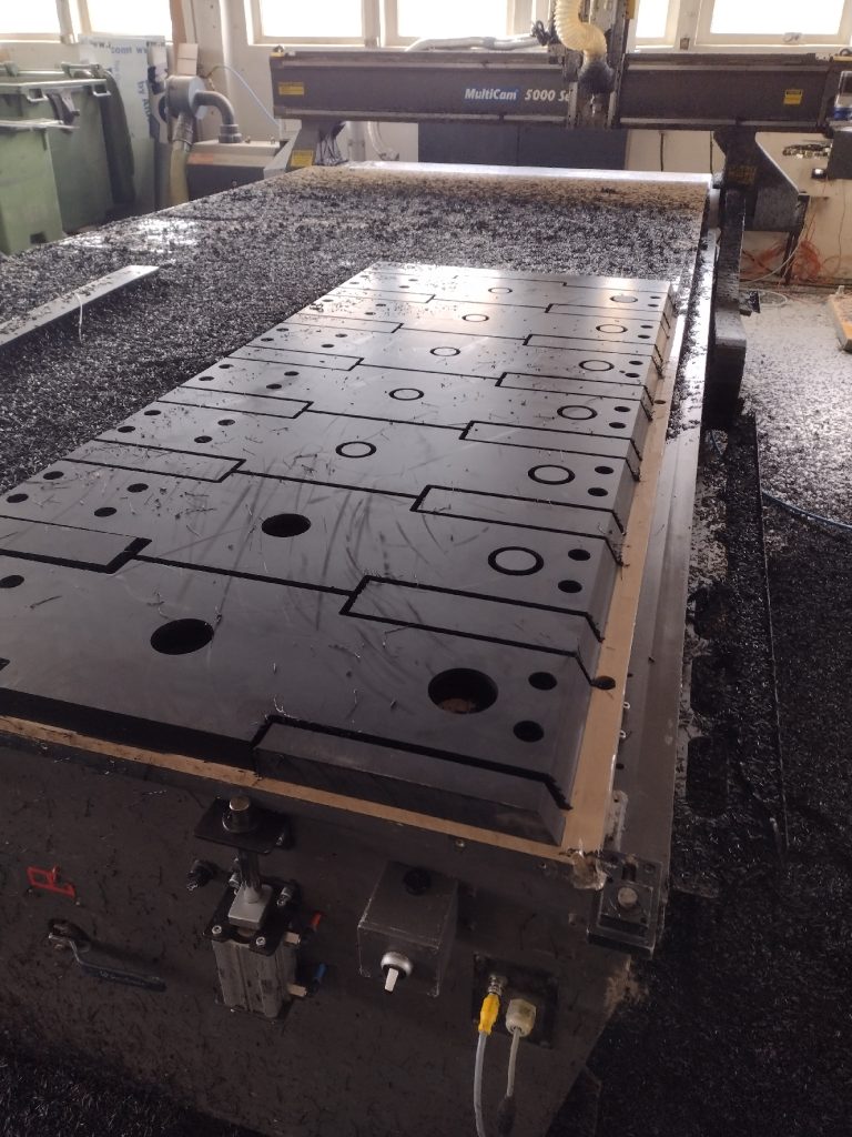 Frezowanie polietylenu PEHD - Frezowanie CNC - www.serviceplast.pl