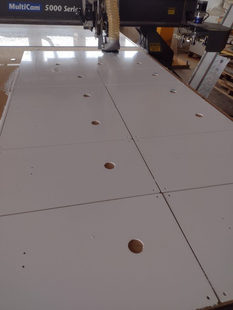 Elementy gięte z pcv - Frezowanie CNC - www.serviceplast.pl