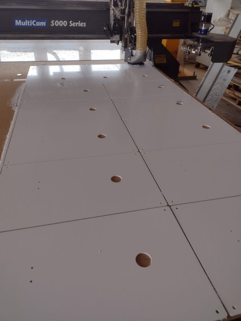 Elementy gięte z pcv - Frezowanie CNC - www.serviceplast.pl