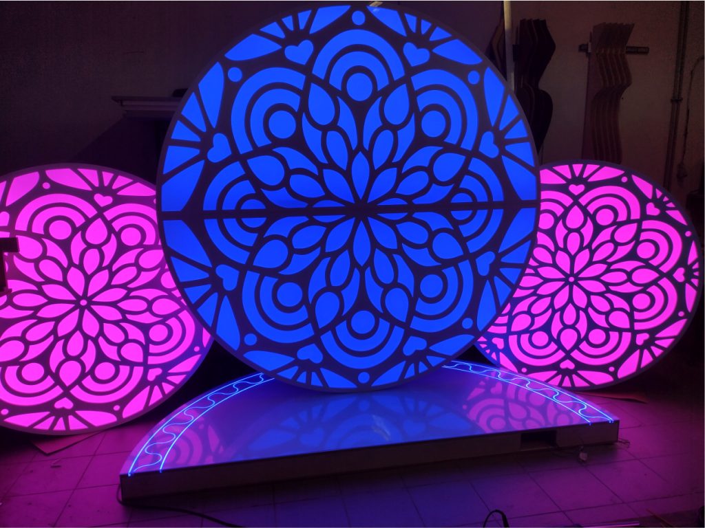 Dekoracja sceniczna  - Frezowanie CNC - www.serviceplast.pl