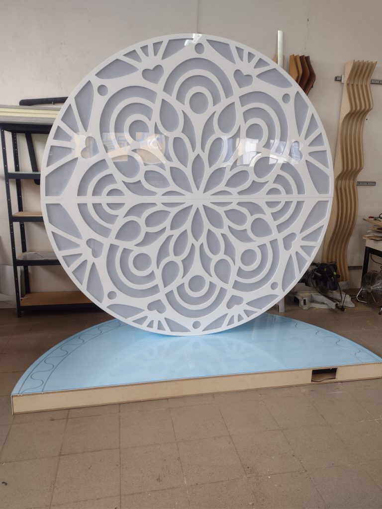 Dekoracja sceniczna  - Frezowanie CNC - www.serviceplast.pl