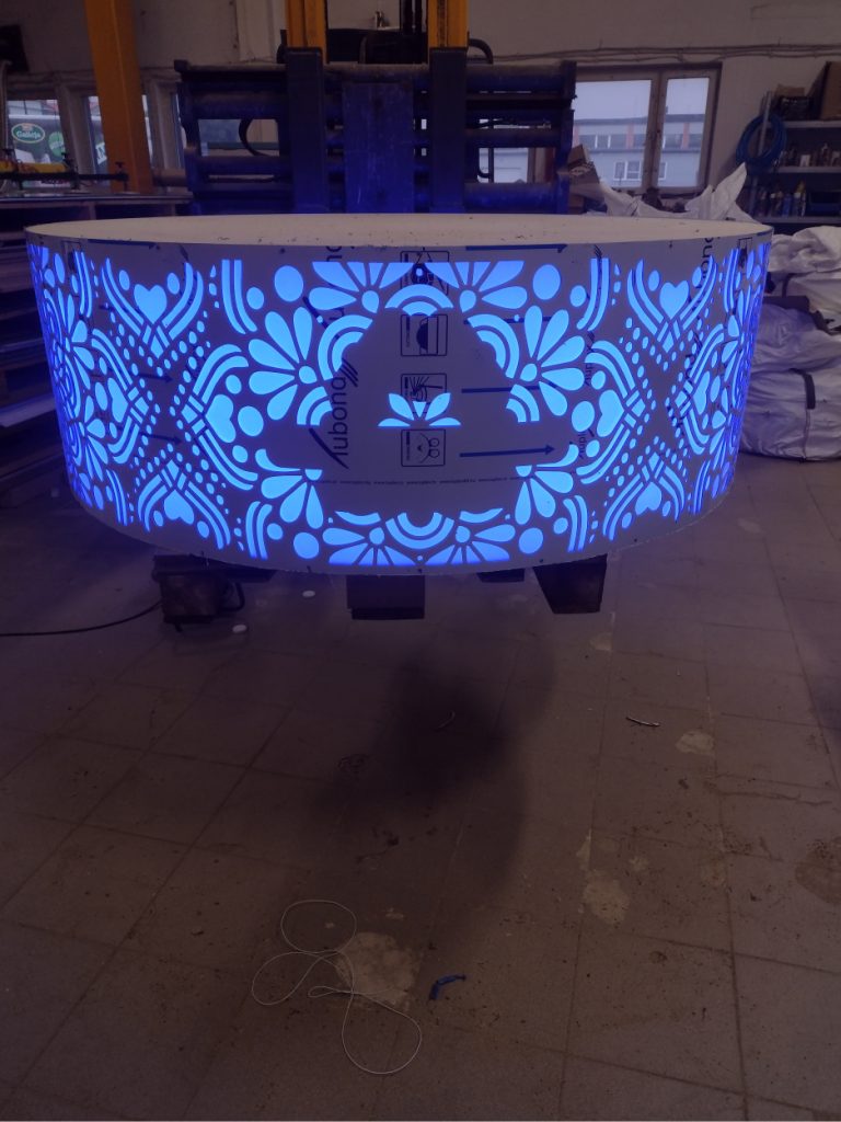 Dekoracja sceniczna  - Frezowanie CNC - www.serviceplast.pl