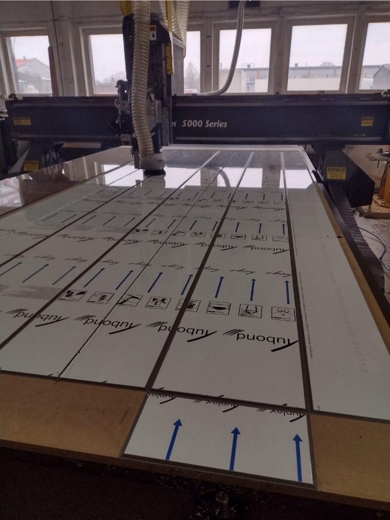 Frezowanie dibondu - Frezowanie CNC - www.serviceplast.pl
