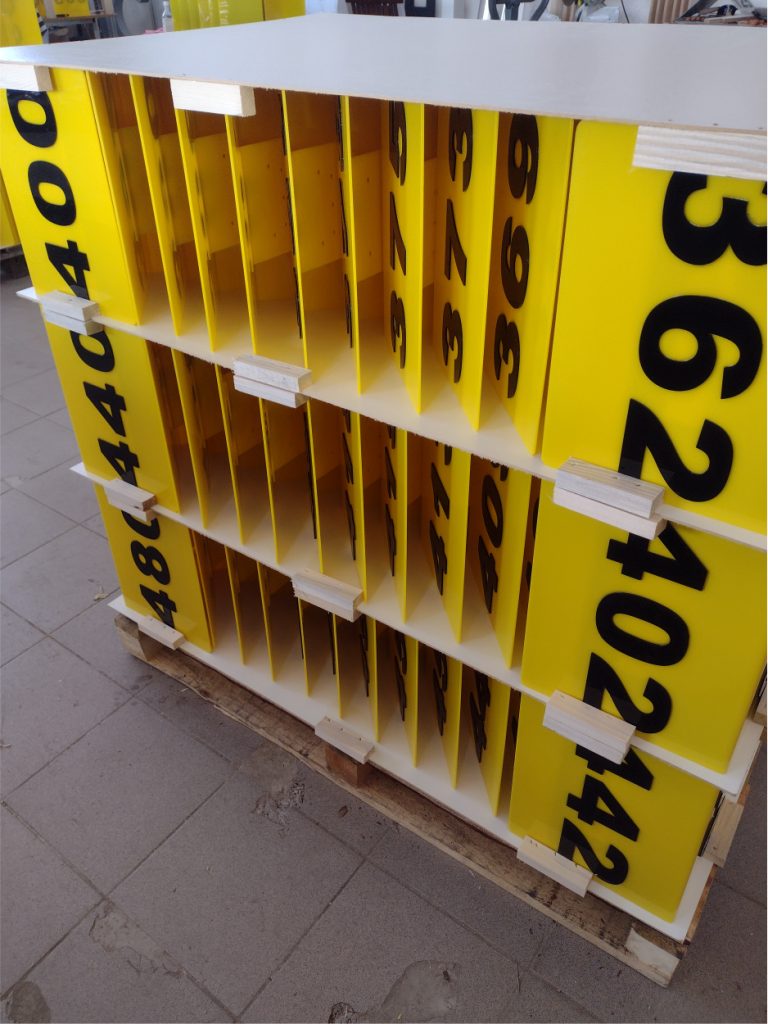 Oznakowanie gazociągu daszek - Frezowanie CNC - www.serviceplast.pl