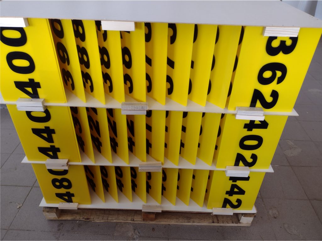 Oznakowanie gazociągu daszek - Frezowanie CNC - www.serviceplast.pl