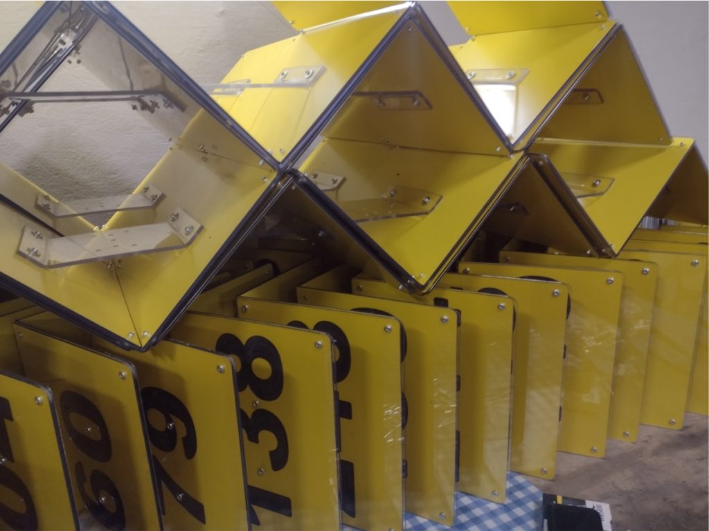 Oznakowanie gazociągu daszek - Frezowanie CNC - www.serviceplast.pl