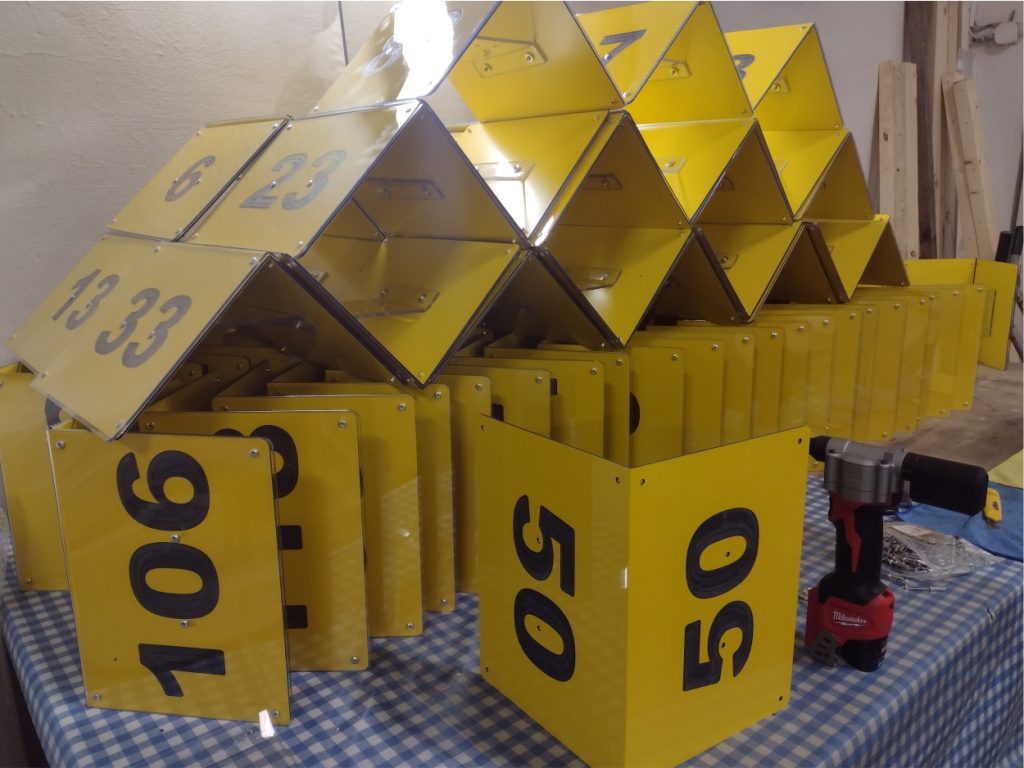 Oznakowanie gazociągu daszek - Frezowanie CNC - www.serviceplast.pl