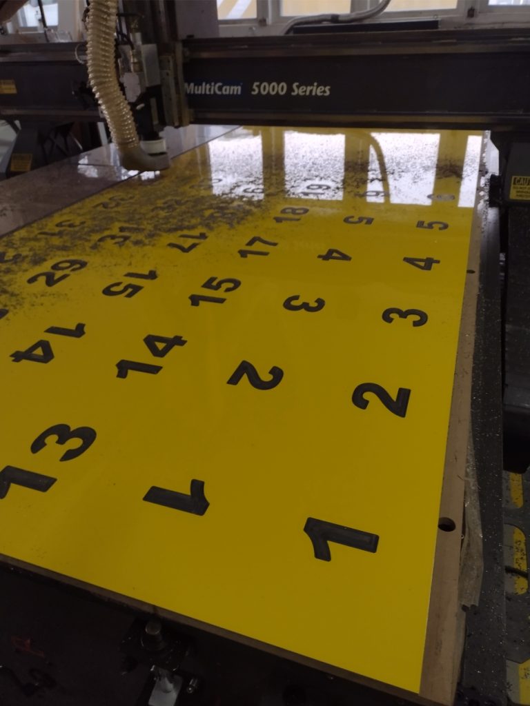 Frezowanie dibondu - Frezowanie CNC - www.serviceplast.pl