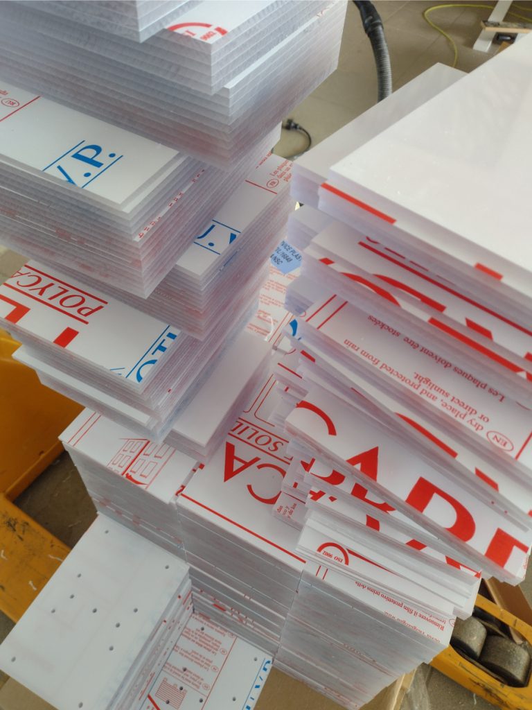 Frezowanie poliwęglanu - Frezowanie CNC - www.serviceplast.pl