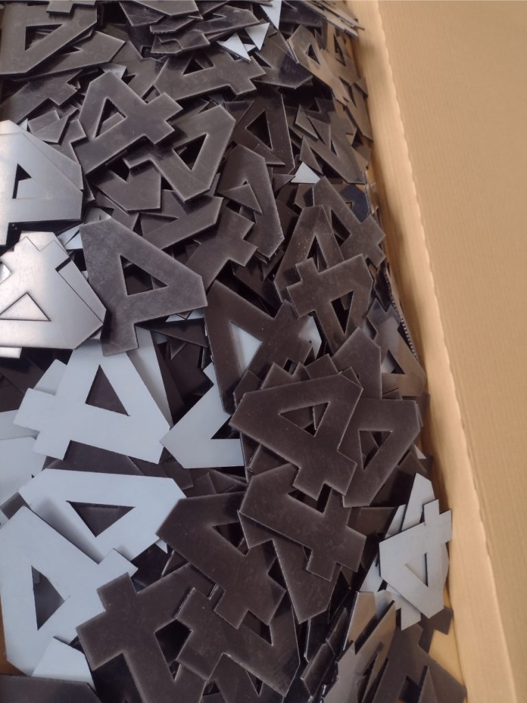 cięcie plexi 3mm - Service Plast - Cięcie laserem - Tworzywa sztuczne - www.serviceplast.pl 