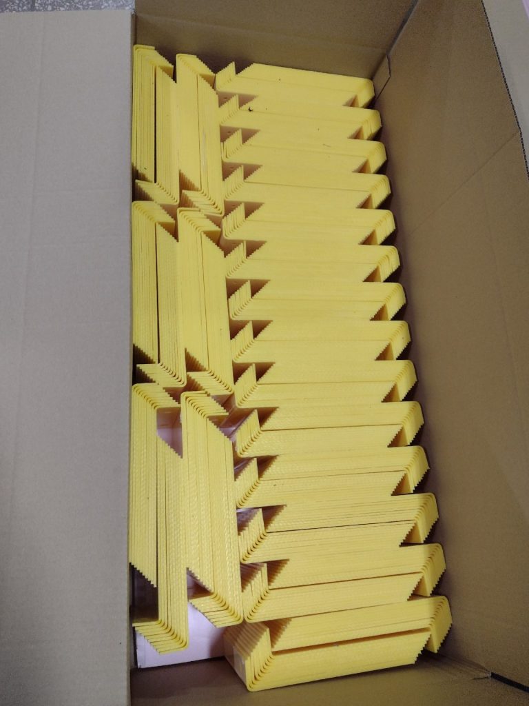 Elementy gięte z plexi - Frezowanie CNC - www.serviceplast.pl