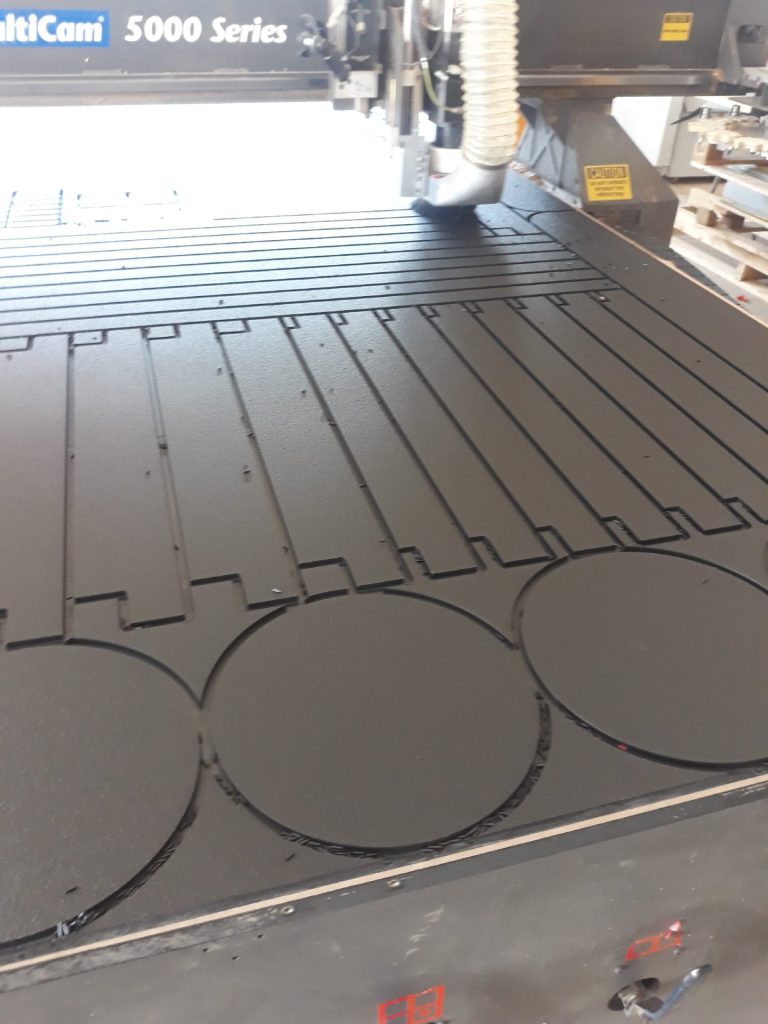 Frezowanie polietylenu PEHD place zabaw - Frezowanie CNC - www.serviceplast.pl