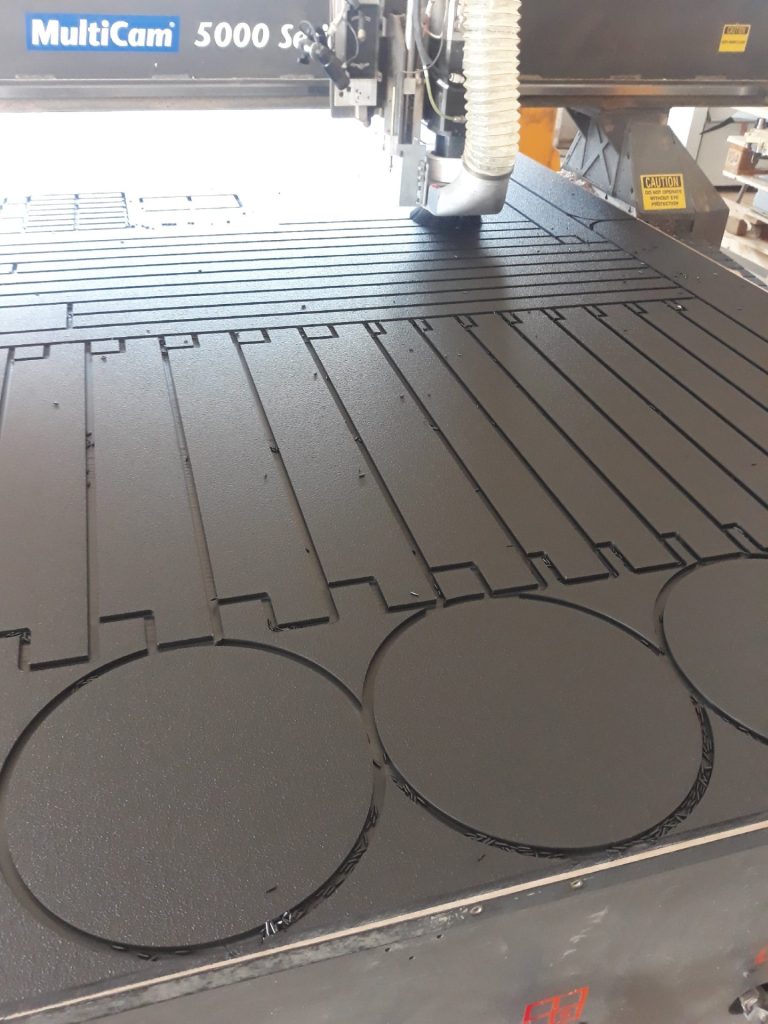 Frezowanie polietylenu PEHD place zabaw - Frezowanie CNC - www.serviceplast.pl