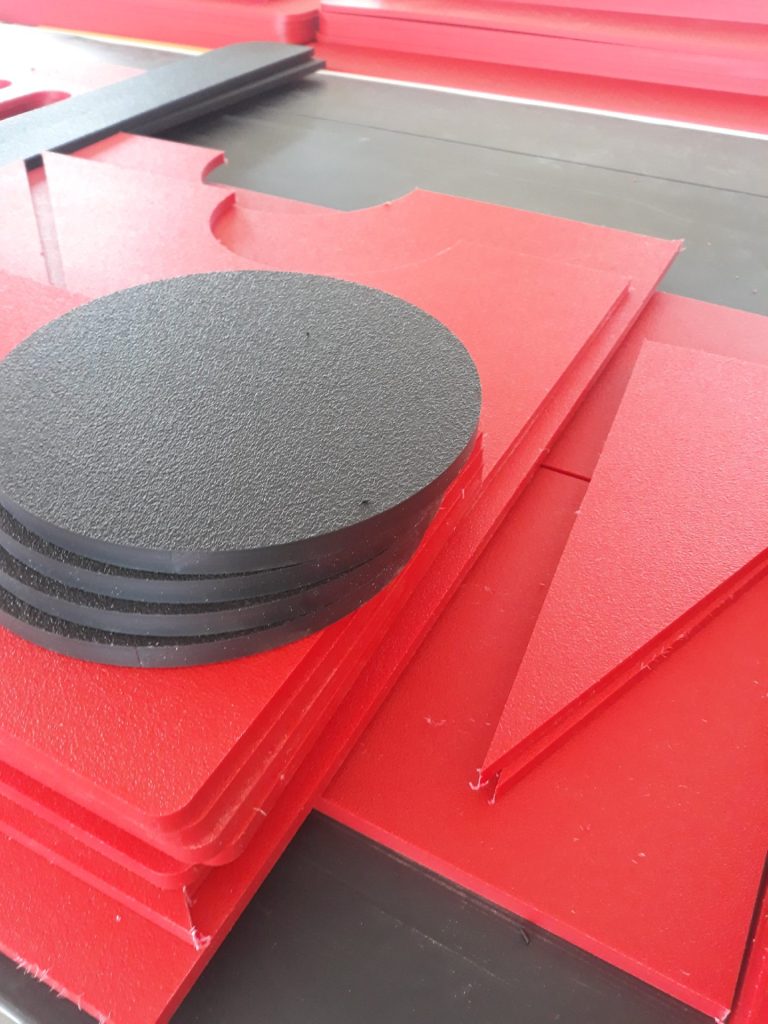 Frezowanie polietylenu PEHD place zabaw - Frezowanie CNC - www.serviceplast.pl