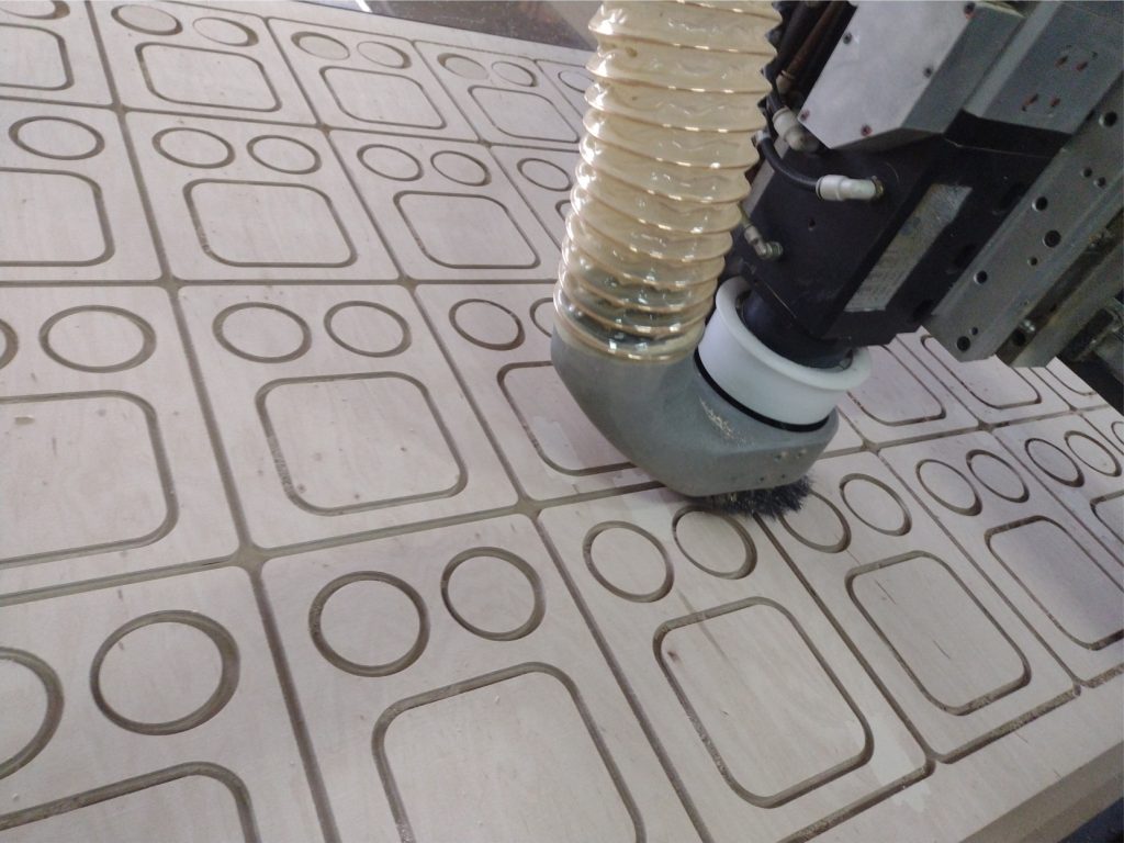 Frezowanie sklejki  - Frezowanie CNC - www.serviceplast.pl