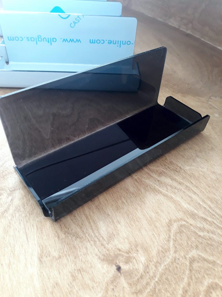 Elementy gięte z plexi - Frezowanie CNC - www.serviceplast.pl