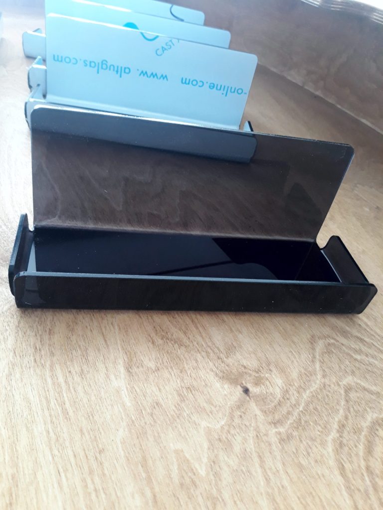 Elementy gięte z plexi - Frezowanie CNC - www.serviceplast.pl