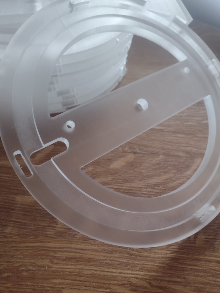 logo z plexi - Frezowanie CNC - www.serviceplast.pl