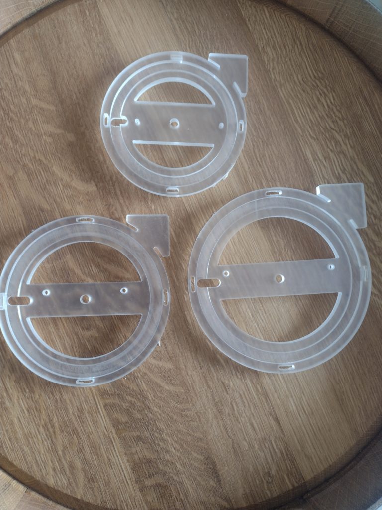 logo z plexi - Frezowanie CNC - www.serviceplast.pl