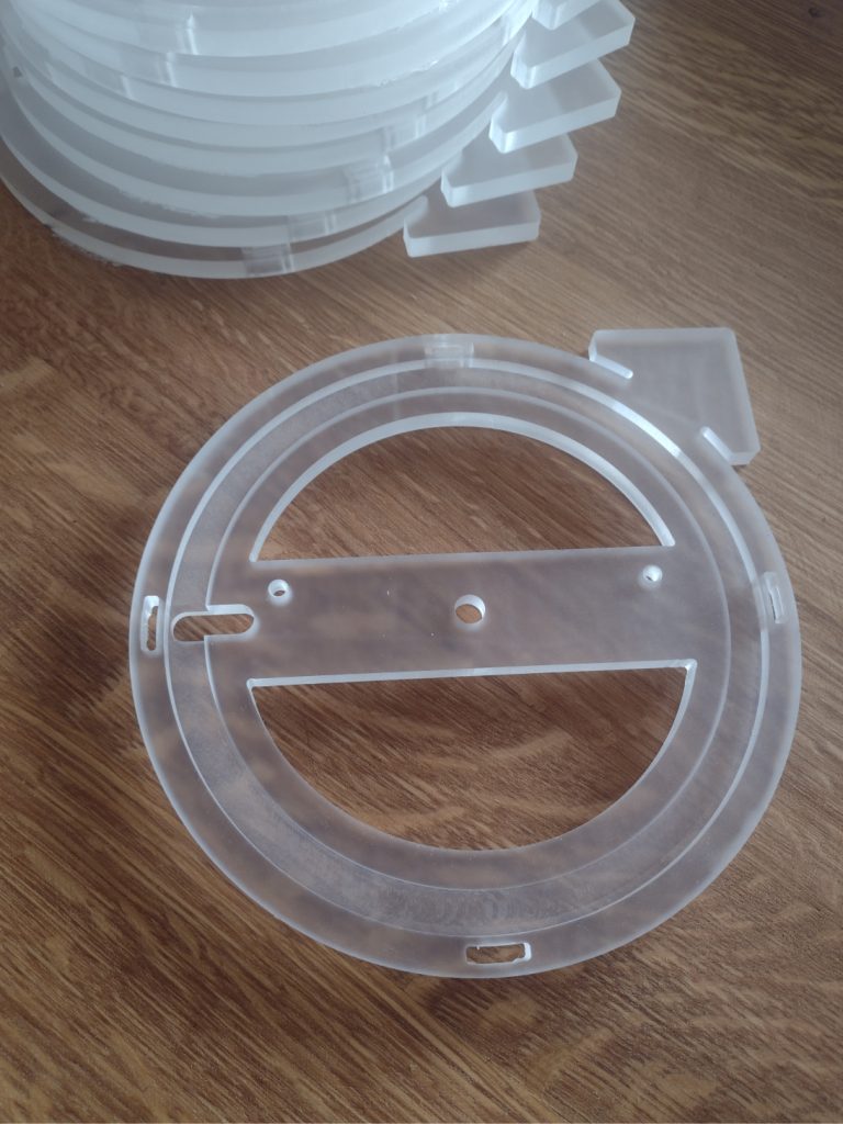 logo z plexi - Frezowanie CNC - www.serviceplast.pl