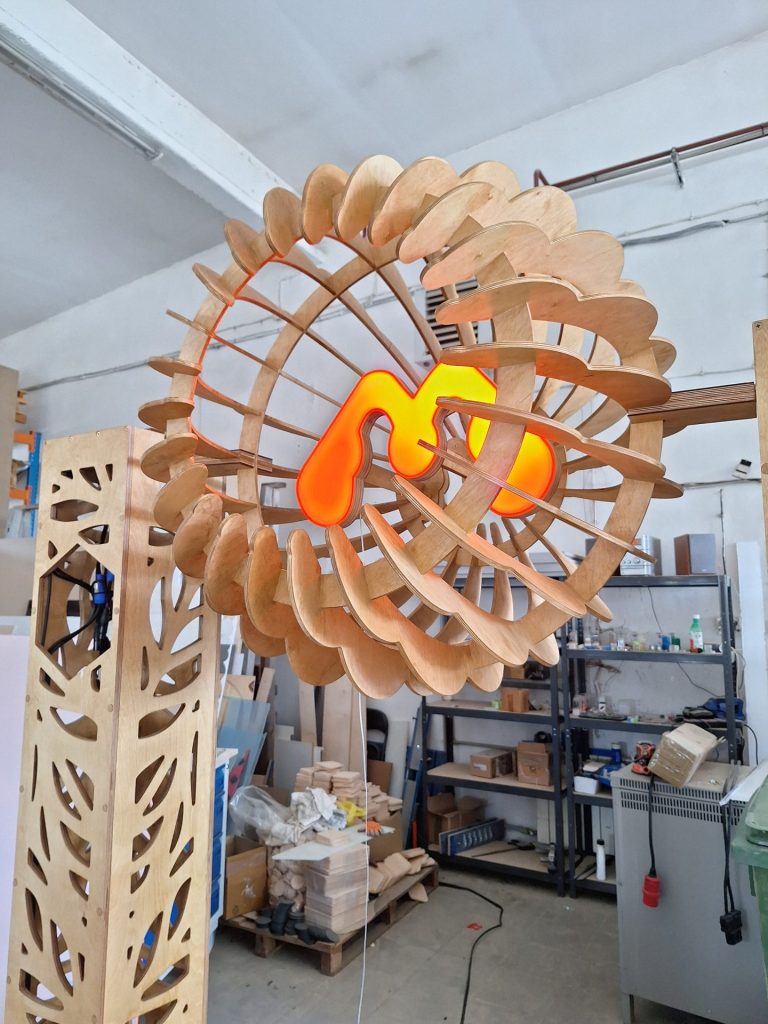 Stage decoration -&nbsp;CNC milling -&nbsp;www.serviceplast.pl