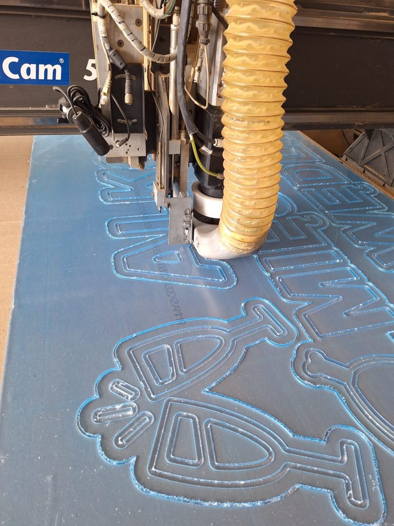 Plexiglass milling for neon -&nbsp;CNC milling -&nbsp;www.serviceplast.pl
