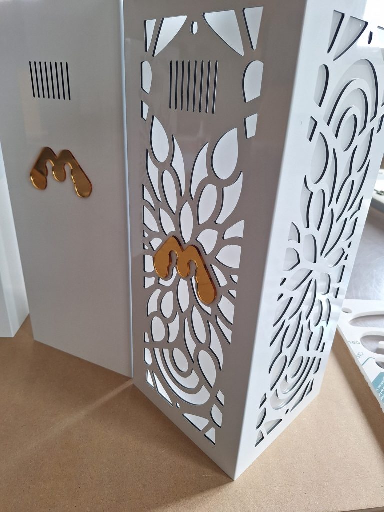 Decorative openwork lamp made of white dibond -&nbsp;CNC milling -&nbsp;www.serviceplast.pl