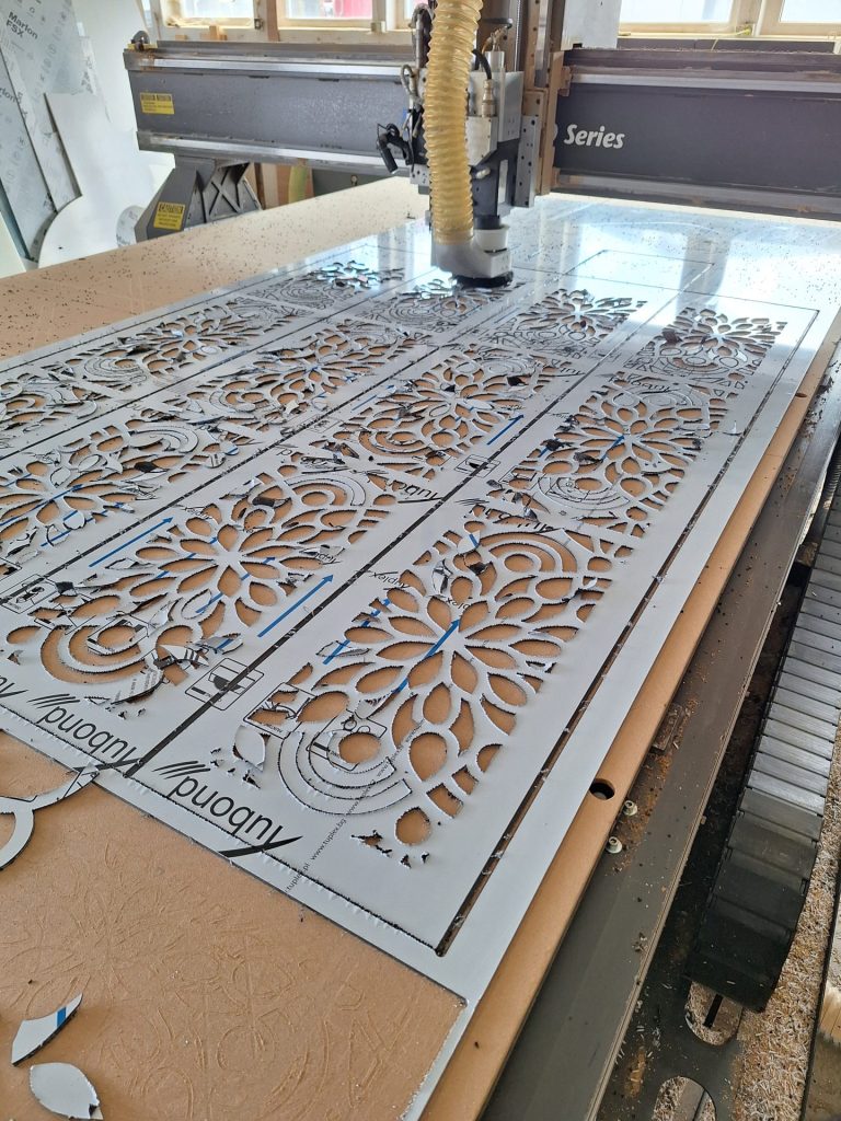 Dibond milling -&nbsp;CNC milling -&nbsp;www.serviceplast.pl