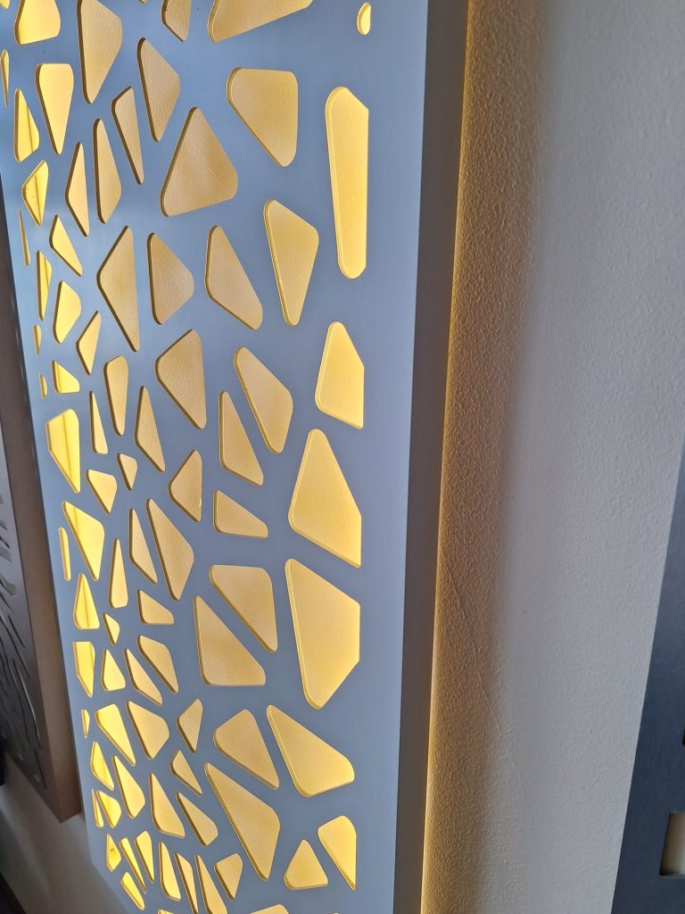Decorative lamp, luminous panel -&nbsp;CNC milling -&nbsp;www.serviceplast.pl