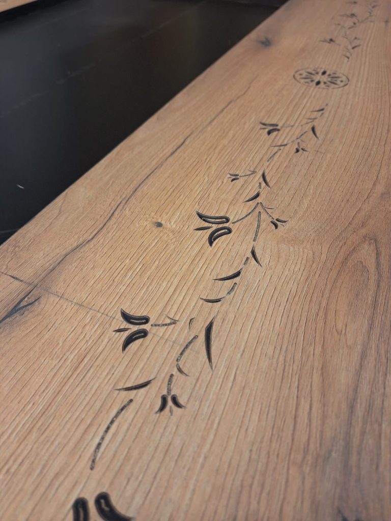 Milling black MDF -&nbsp;folk ornament -&nbsp;CNC milling -&nbsp;www.serviceplast.com