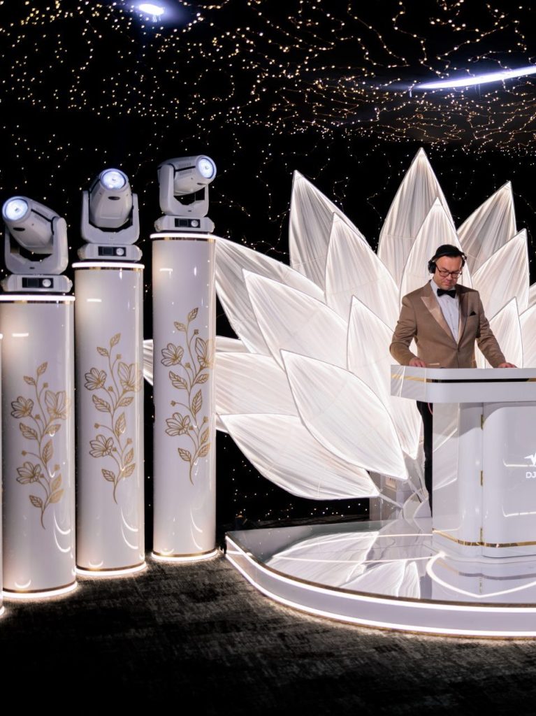 Stage decoration, glamor stage, DJ booth -&nbsp;www.serviceplast.com