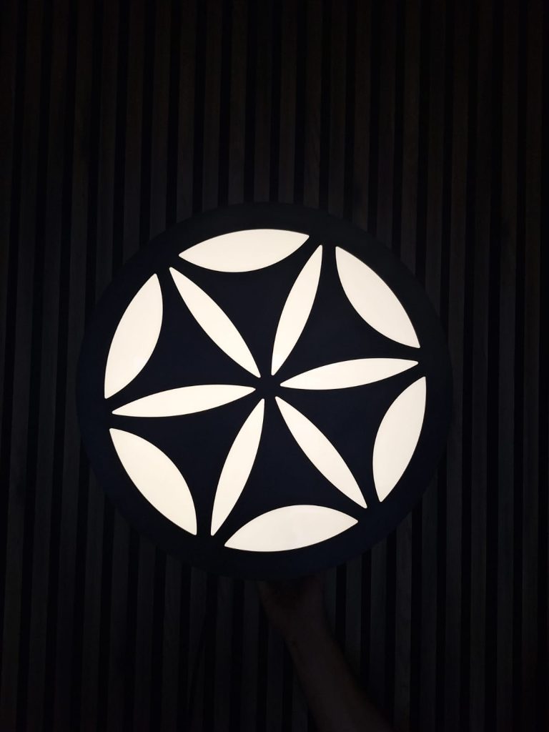 Highlander-style rosette lamp &ndash; CNC milling &ndash; www.serviceplast.com