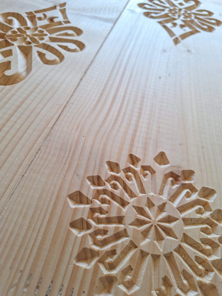Wood milling &ndash; folk/decorative motif &ndash; CNC milling &ndash; www.serviceplast.com
